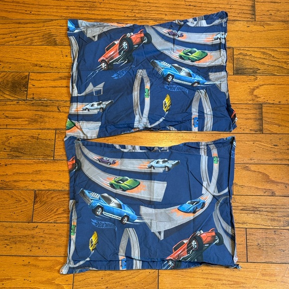 Pottery Barn Kids Hot Wheels Twin Duvet with Two Standard Shams - Picture 4 of 8